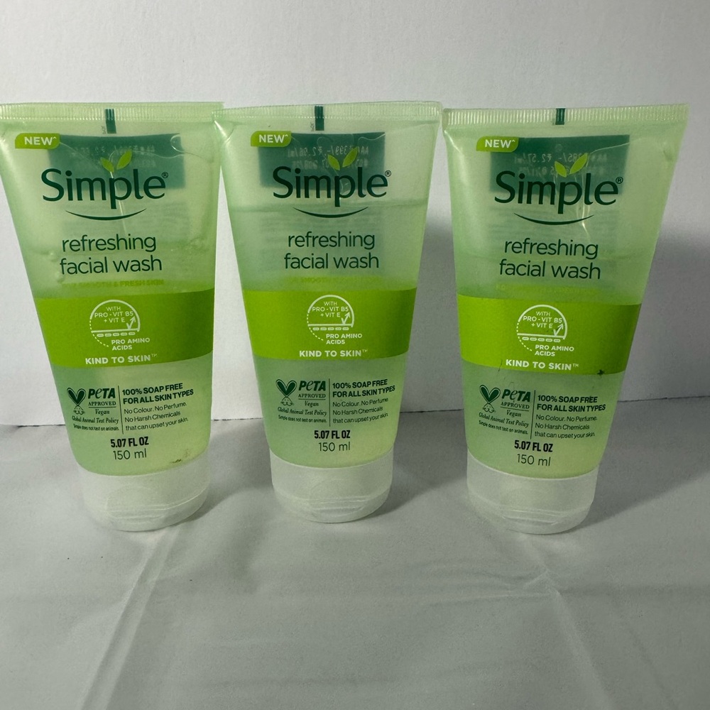 Simple Refreshing Facial Wash Trio sealed. With Pro B5 + Vit E 100% Soap Free